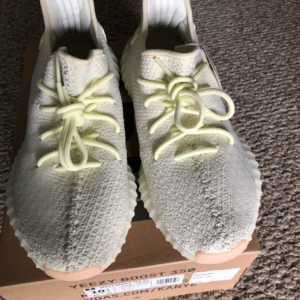 Yeezy Boost 350 never been worn